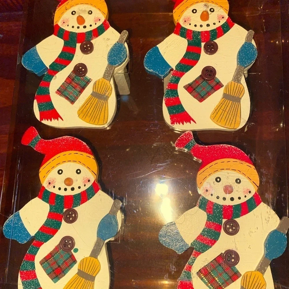 Vintage Dead stock Set of 4 Wooden 4”Snowman Napkin Rings Christmas Decor